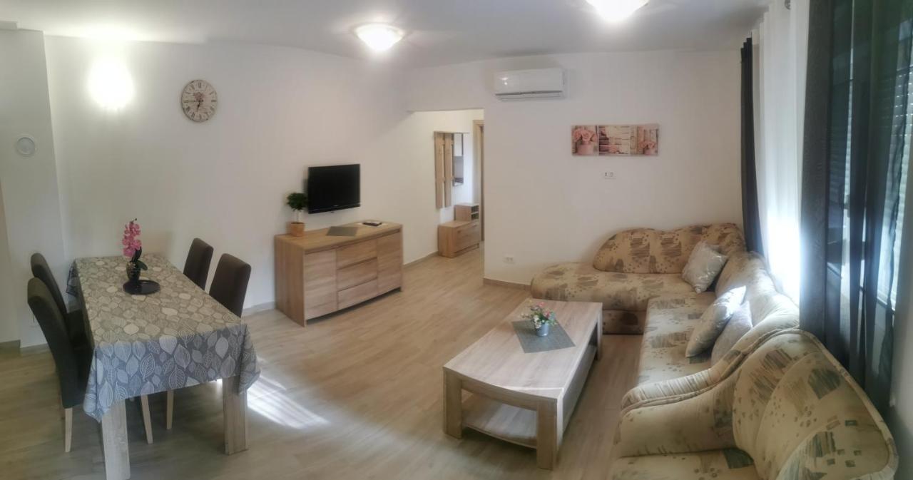 Apartments Slisko Poreč Buitenkant foto
